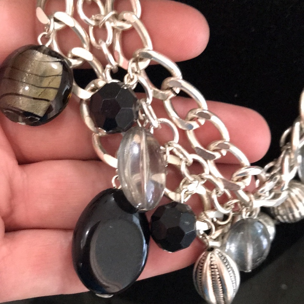 Chunky silver tone/black necklace - Picture 5 of 8